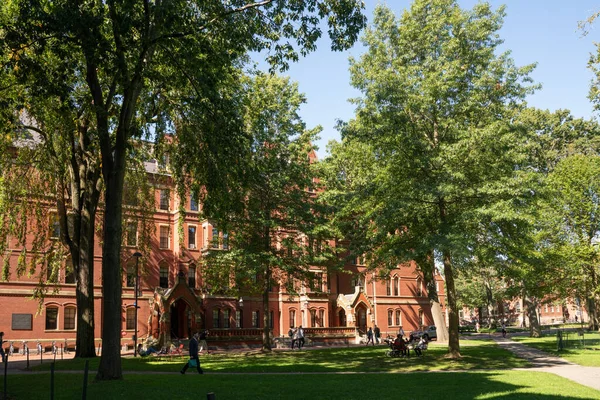 Кембридж Массачусетс Октября 2021 Вид Исторического Гарвардского Университета Видели Солнечный — стоковое фото