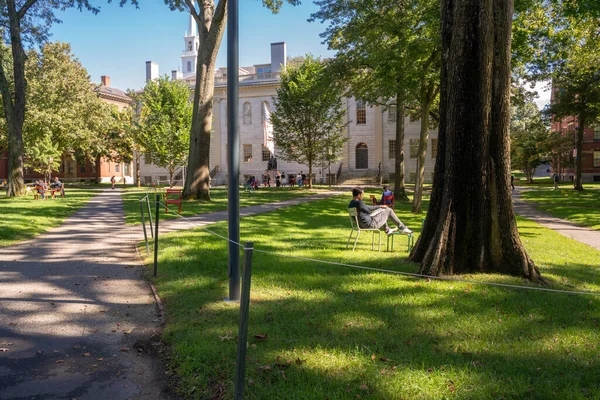 Cambridge Massachusetts Října 2021 Pohled Historické Harvardské Univerzity Slunečného Odpoledne — Stock fotografie