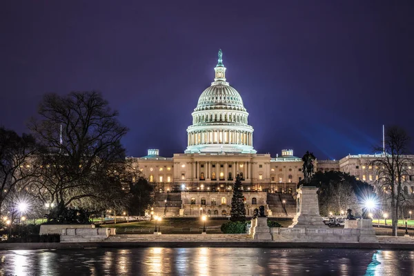Blick Auf Das Kapitol Der Vereinigten Staaten Bei Nacht — Stockfoto
