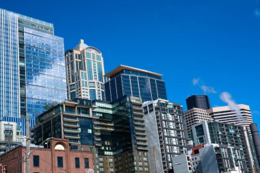 Seattle Washington 'dan modern binalarla gökyüzü manzarası