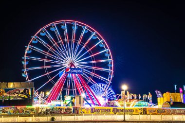 Okyanus Şehri, Maryland, ABD - 24 Haziran 2022: Ocean City Maryland Boardwalk 'tan görülen Jolly Roger Lunaparkı' nın manzarası. 
