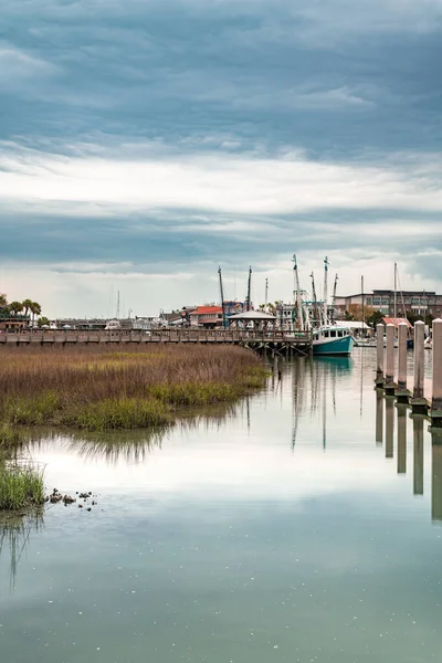 Charleston South Carolina März 2022 Blick Auf Garnelenboote Und Fischersteg — Stockfoto