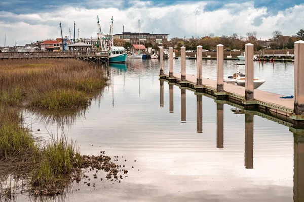 Charleston South Carolina März 2022 Blick Auf Garnelenboote Und Fischersteg — Stockfoto