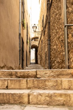 Ortaçağ Avrupa köyünden kalma antik taş mimarisi