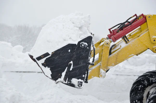 Téli vihar után removing hó — Stock Fotó