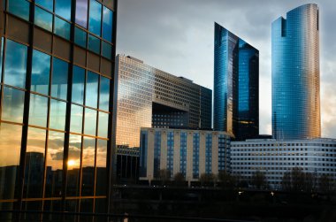 modern mimarisi, gece geç saatte la defense