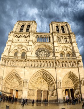Paris'teki notre dame Katedrali clody sprin üzerinde güzel görünümü