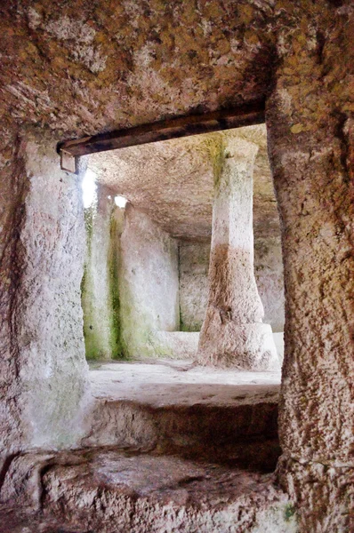 Ruines d'une ancienne ville des cavernes — Photo