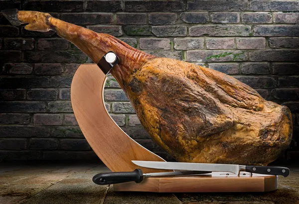 Jamón ibérico aislado — Foto de Stock