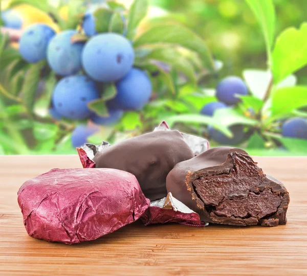 Pruneaux au chocolat — Photo