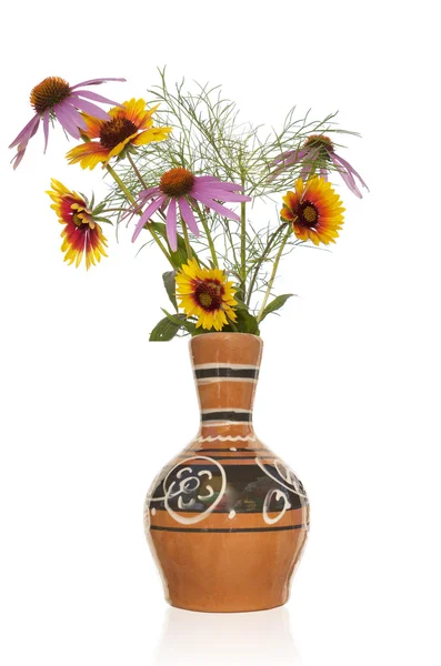 Den vintage antik vas och bukett dekorativ blomman — Stockfoto