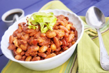 çalı fasulyesi domates soslu fırında