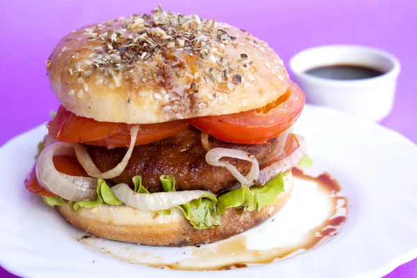 Burger con carne e verdure al forno — Foto Stock