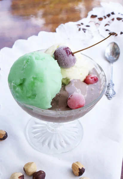 Ghiacciolo fruttato. Dolce dessert — Foto Stock