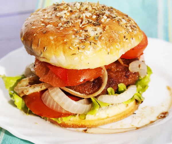 Klasik burger — Stok fotoğraf