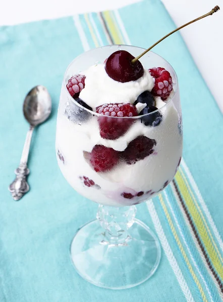 Fresh fruit ice cream with raspberry and cherry — Stock Photo, Image
