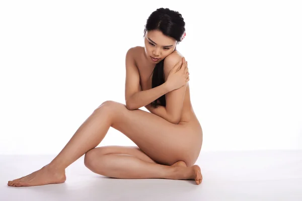 Bella donna asiatica posa nuda — Foto Stock