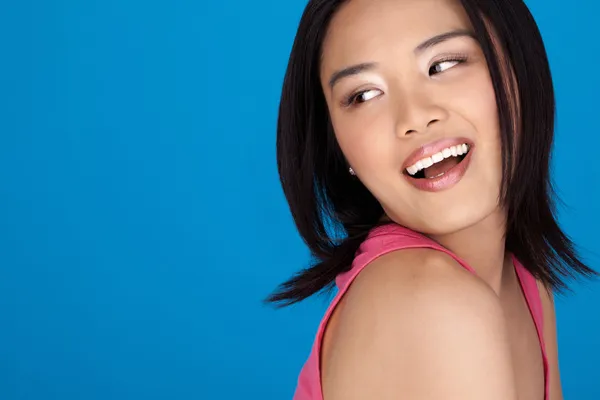 Capcanlı Asyalı kadın gülüyor — Stok fotoğraf