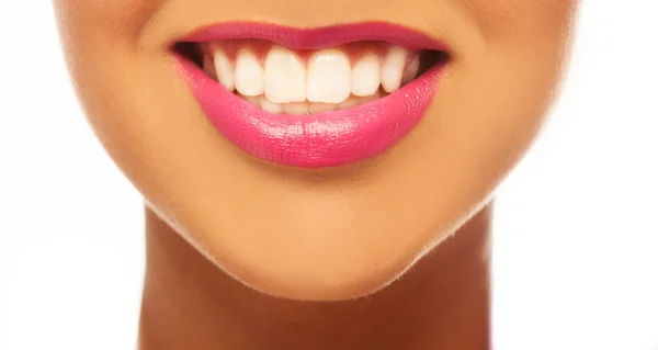 Uśmiech uśmiechający się kobiety wielkie zęby. — Zdjęcie stockowe