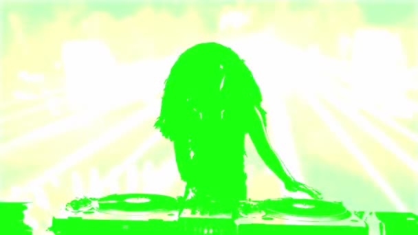 Femme silhouette DJ mélange sur disque pont coloré — Video