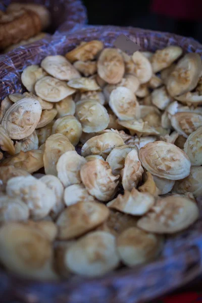 Bowl containing marine molluscs — Stock Photo, Image