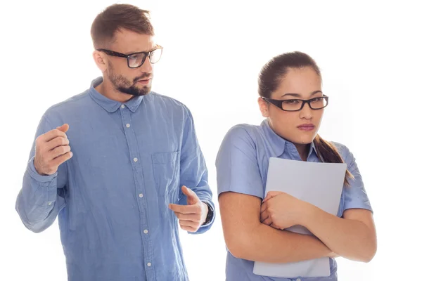 Abusive work partner frightens female co-worker — Stock Photo, Image