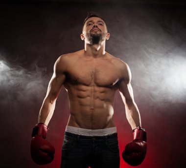 düşük açılı görünümü uygun beyaz boxer