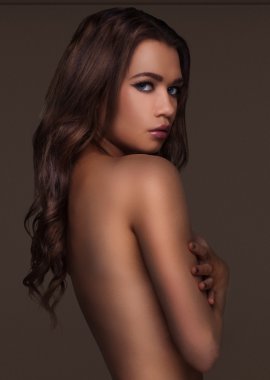 baştan çıkarıcı üstsüz güzel genç kız