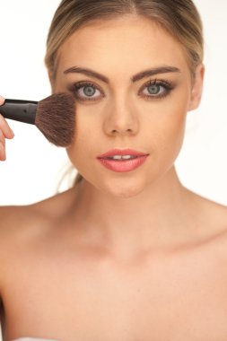 Beyaz genç güzel kız closeup portresi