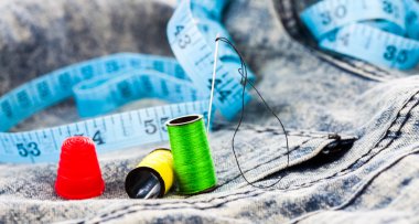 denim kot üzerinde dikiş aksesuarları