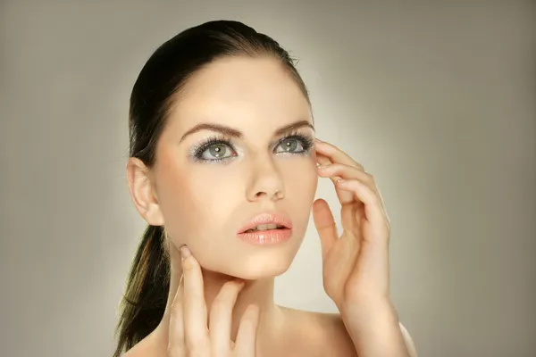 Retrato de mujer impresionante — Foto de Stock