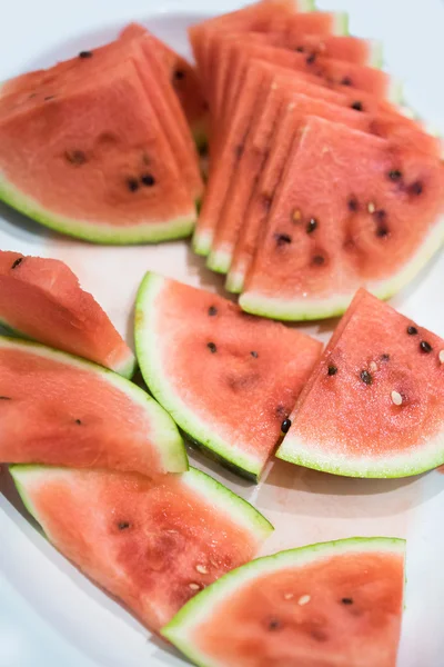 Close-up de alguns pedaços de melancia refrescante — Fotografia de Stock