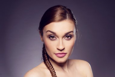 bir plat ile güzellik kırmızı saçlı kadın