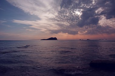 바다 보기 일몰이 비자에서 발레아레스 섬 일출