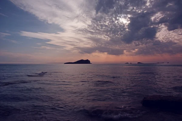Baleariska ön soluppgången vid havet Visa solnedgången ibiza — Stockfoto