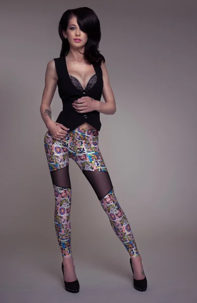 Vrouwelijke model een sexy outfit dragen — Stockfoto