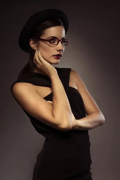 Hermosa mujer elegante en gafas —  Fotos de Stock