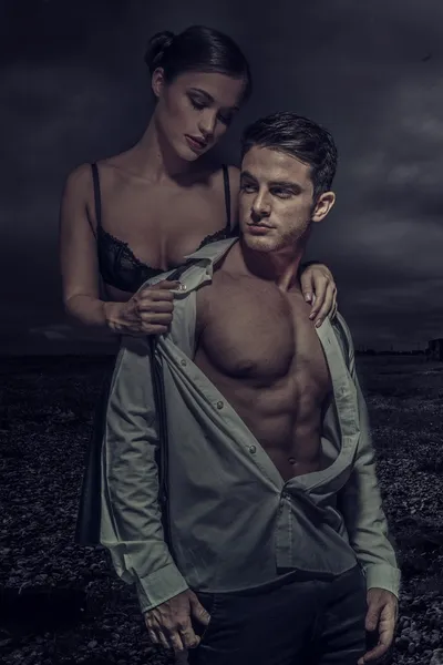 seksi genç çift moda fotoğraf