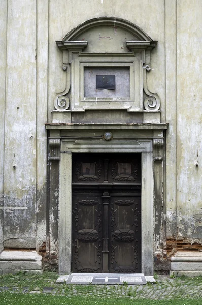 Stare drzwi kościoła. — Zdjęcie stockowe