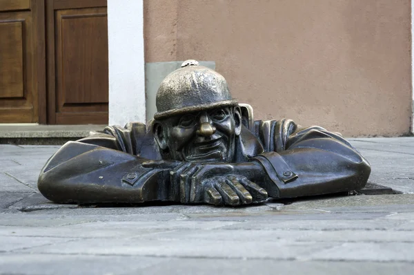 Cumil, estatua de Bratislava . —  Fotos de Stock