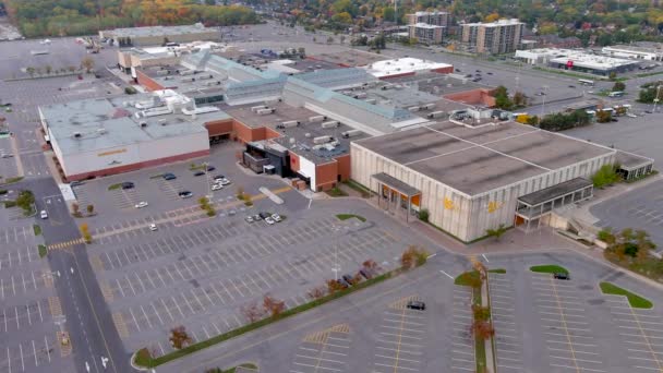 加拿大蒙特利尔 2021年10月11日 蒙特利尔西岛Pointe Claire的Fairview购物中心的空中景观 — 图库视频影像