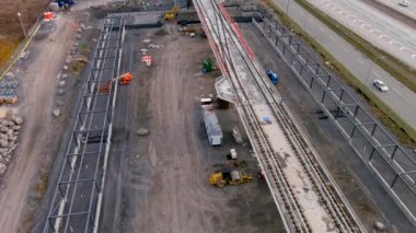 Montreal, Kanada - NOVEMBER 17, 2021: Yeni otomatik hafif demiryolu ağının Fairview İstasyonu 'nun (REM - Reseau express metropolitain) inşaatı, Montreal bölgesinde büyük bir toplu taşıma projesi.