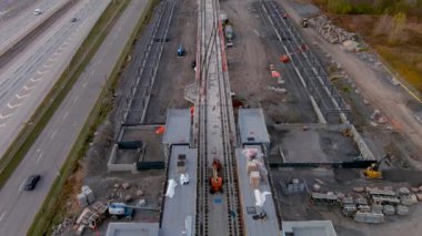 Montreal, Kanada - NOVEMBER 17, 2021: Yeni otomatik hafif demiryolu ağının Fairview İstasyonu 'nun (REM - Reseau express metropolitain) inşaatı, Montreal bölgesinde büyük bir toplu taşıma projesi.