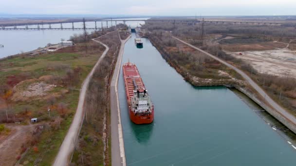 Beauharnois Salaberry Quebec Kanada November 2021 Två Lastfartyg Manövrerar Inuti — Stockvideo