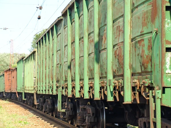 Güterwagen auf einem Bahnhof. — Stockfoto