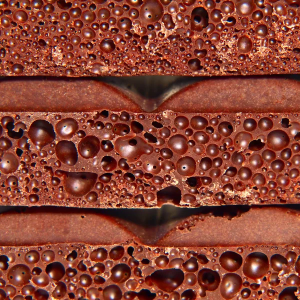 Pedaços de chocolate poroso . — Fotografia de Stock