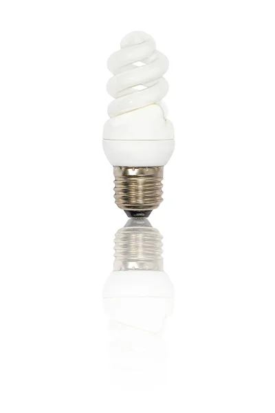 Energiesparlampe mit Reflexion. — Stockfoto