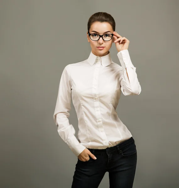 Porträtt av affärskvinna glasögon — Stockfoto