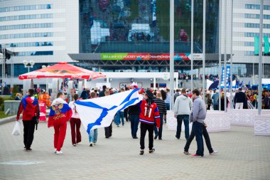 Minsk, Beyaz Rusya - Mayıs 9 - Rus taraftarları önünde 9 Nisan 2014 Belarus minsk arena. buz hokeyi Şampiyonası açılış.
