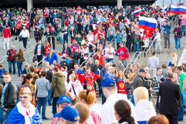 Minsk, Beyaz Rusya - Mayıs 9 - Rus taraftarları önünde 9 Nisan 2014 Belarus minsk arena. buz hokeyi Şampiyonası açılış.